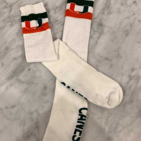 University of Miami clothing bundle. Size M/L. - Picture 5 of 6